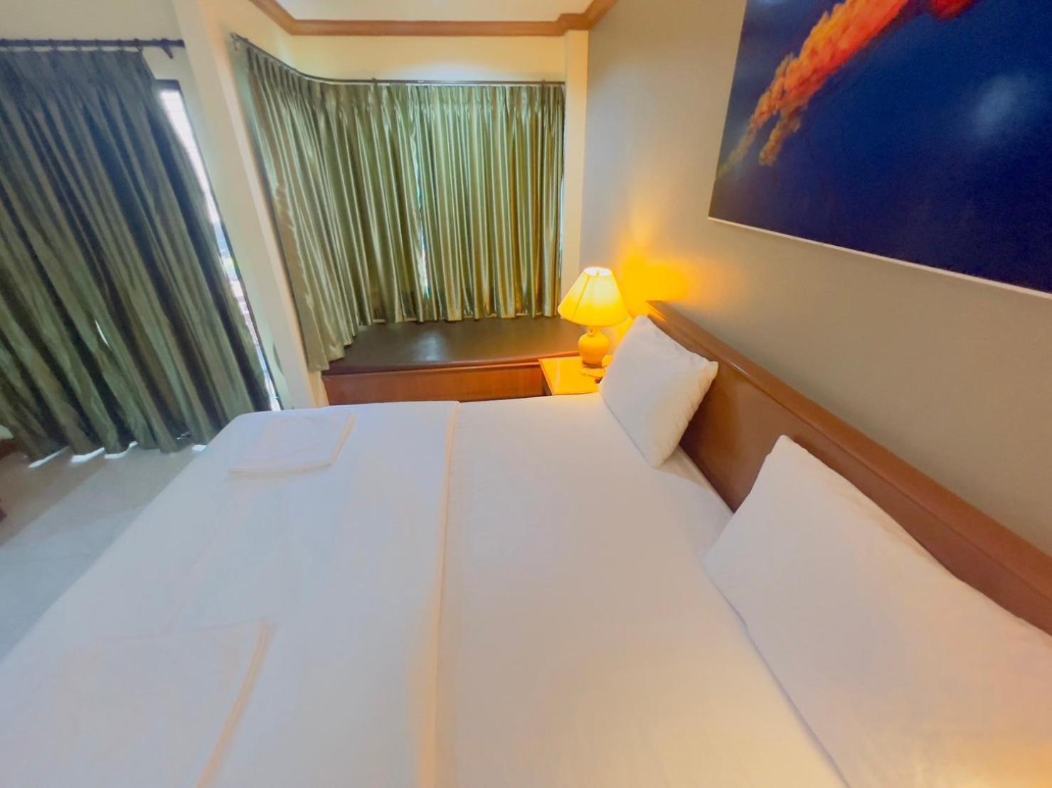 Royal Vista Hotel Patong Exterior photo