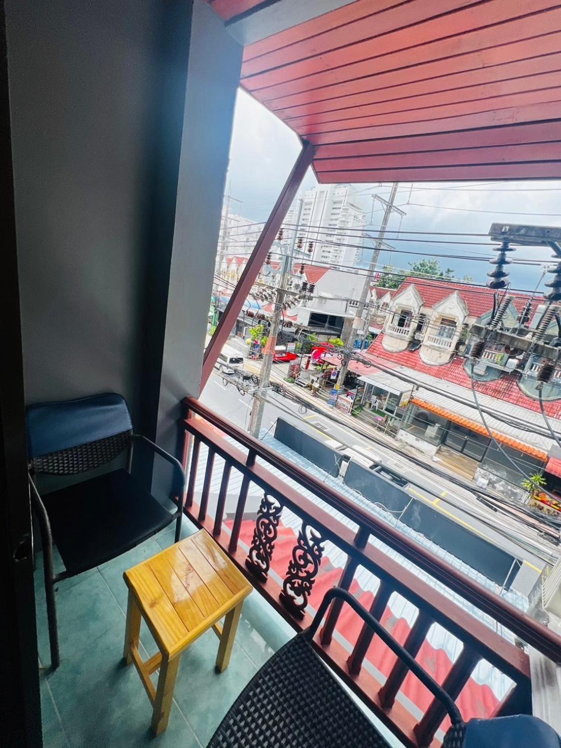 Royal Vista Hotel Patong Exterior photo